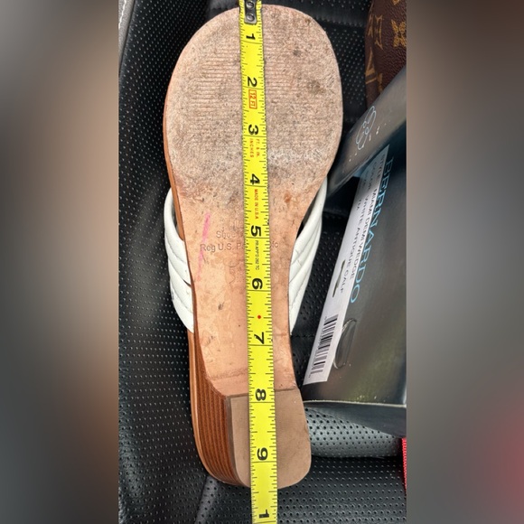 Bernardo Miami Demi Wedge in White Antique Calf size 7M. Very good condition. - Picture 15 of 16